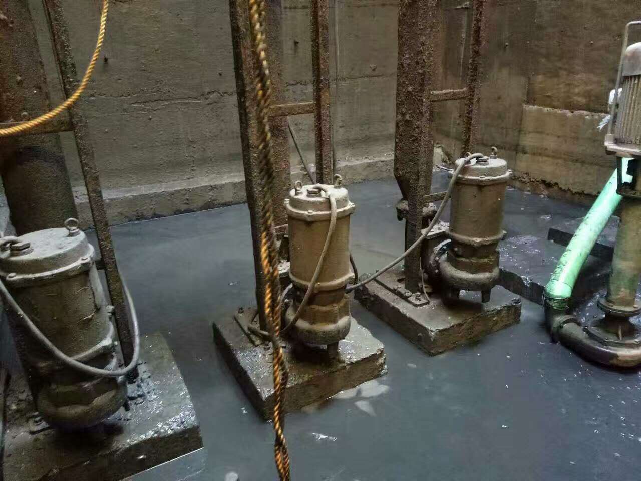 建平污水池清理